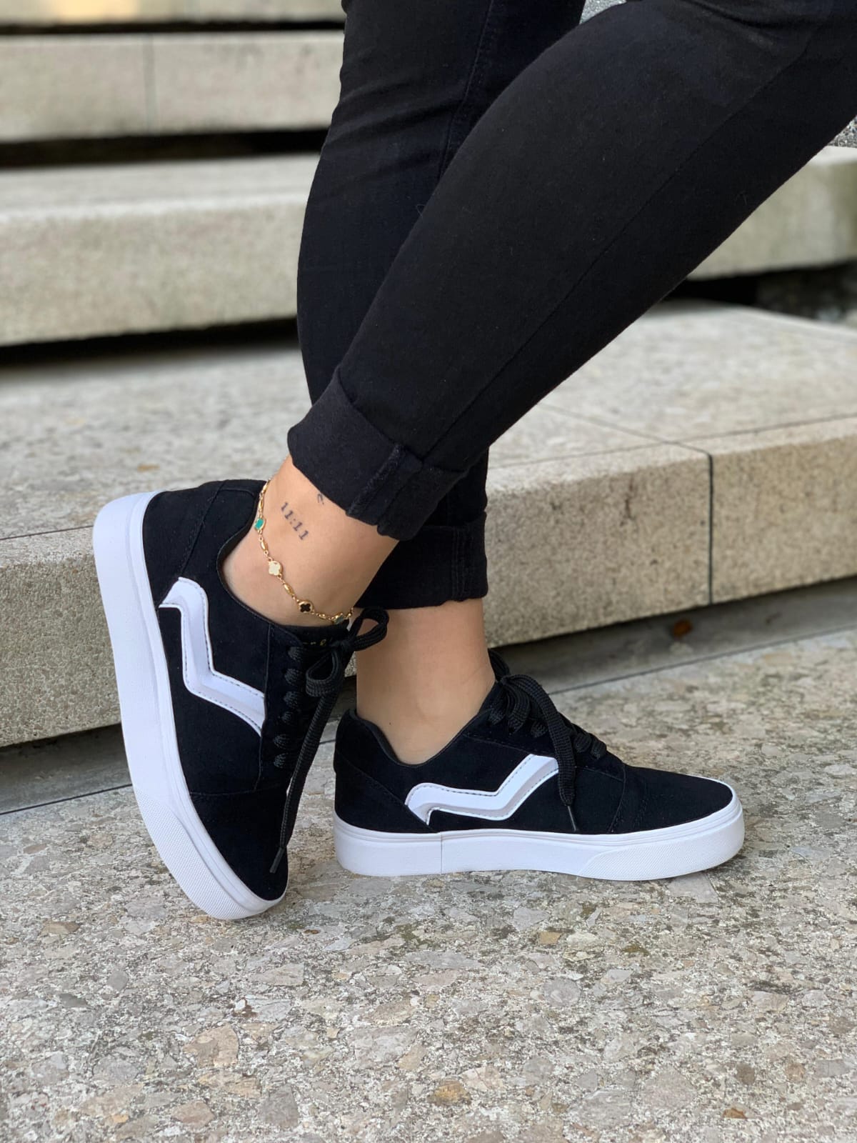 Tenis de mujer nara negro