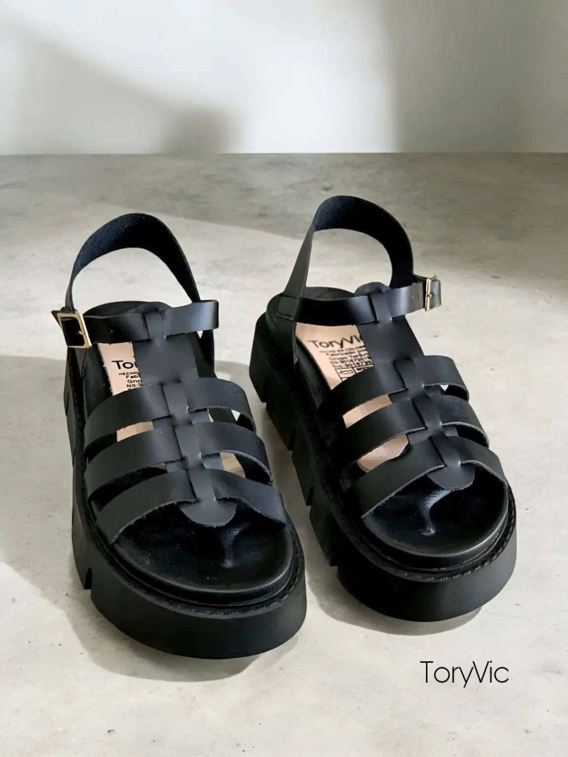 tenis, botines, sandalias y zapatos para mujer en colombia.Greta negro