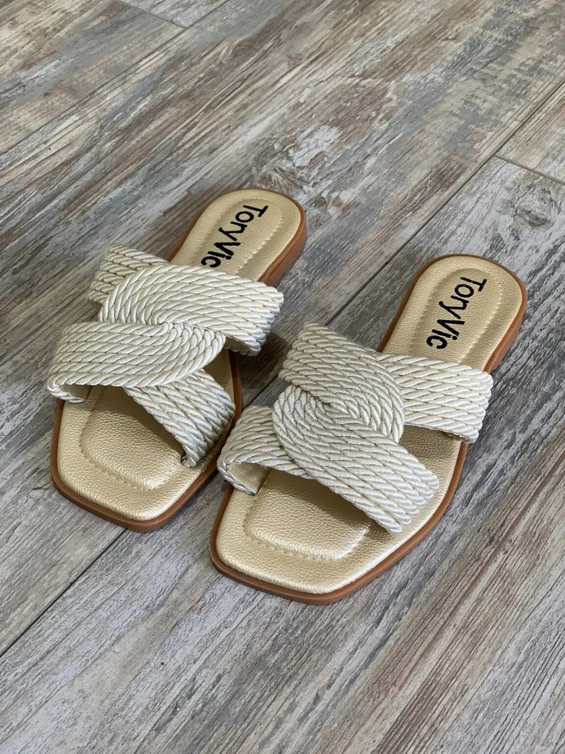 tenis, botines, sandalias y zapatos para mujer en colombia.Nahia champagne