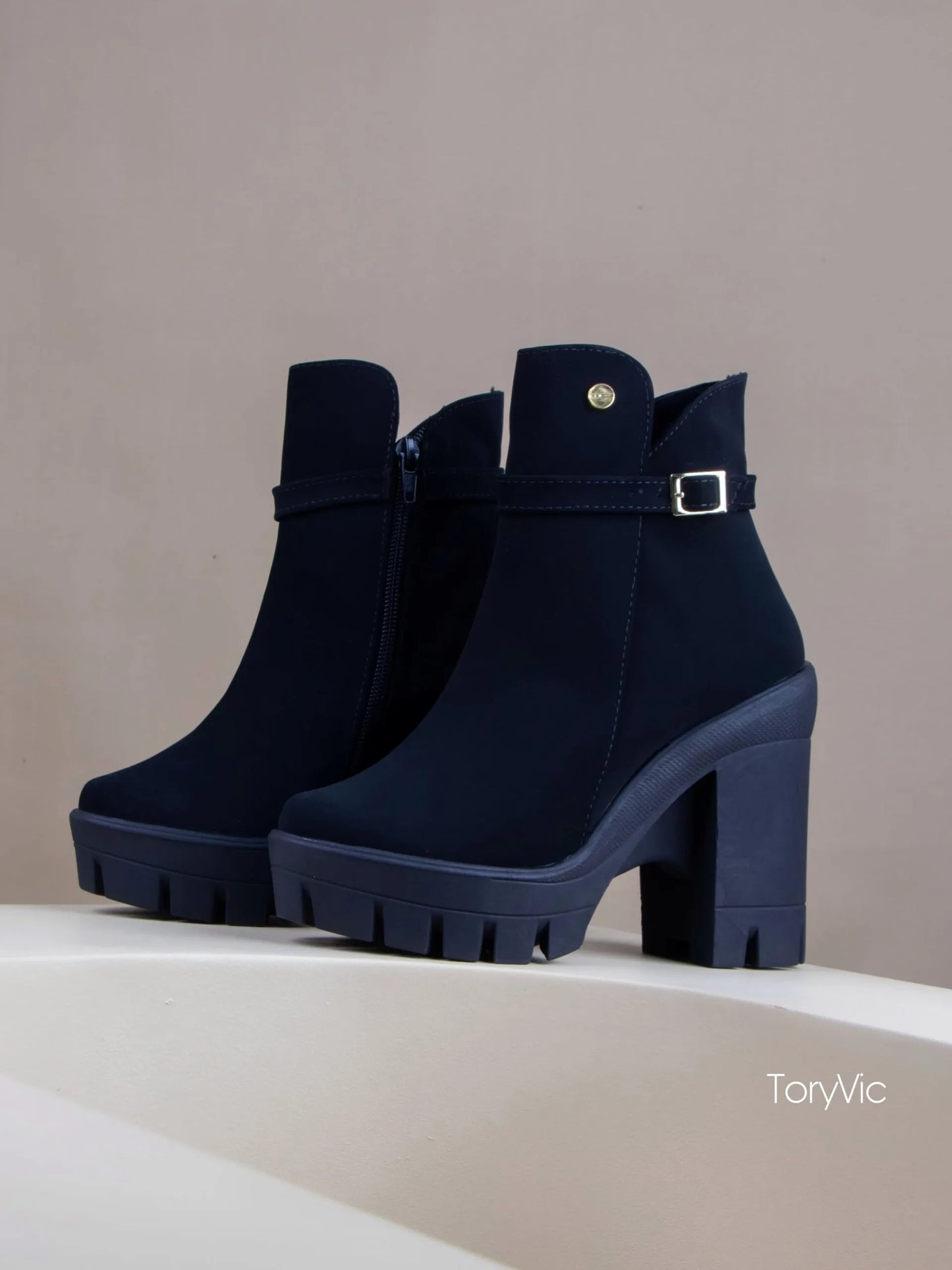 tenis, botines, sandalias y zapatos para mujer en colombia. adele negro 1