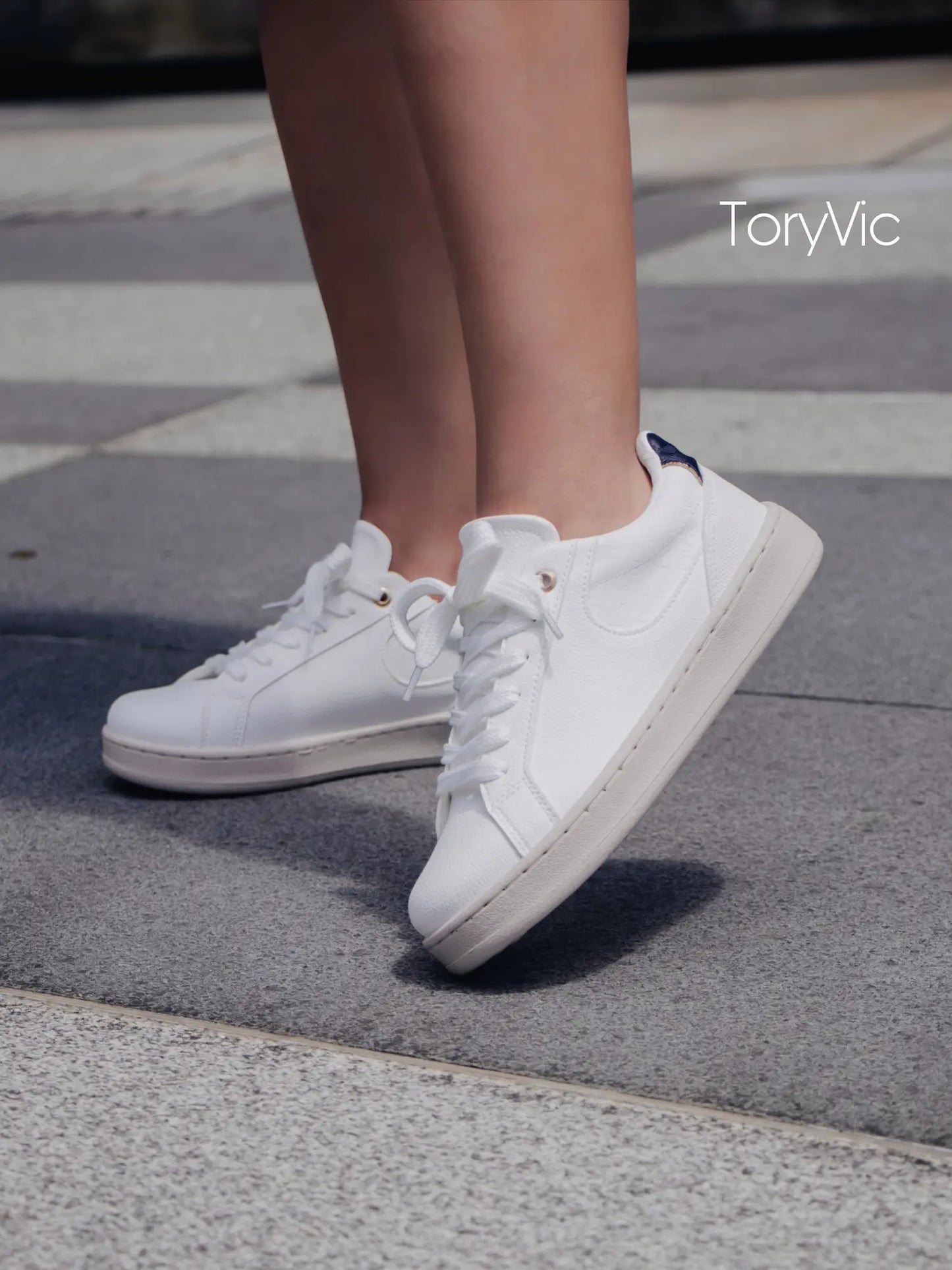 tenis, botines, sandalias y zapatos para mujer en colombia. gaby blanco azul 2