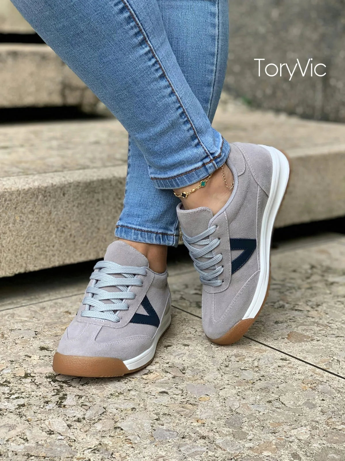 tenis, botines, sandalias y zapatos para mujer en colombia. madrid gris