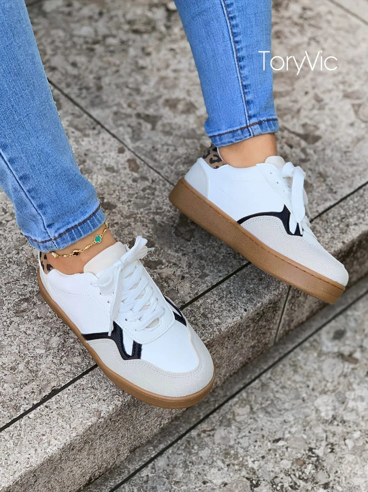 tenis, botines, sandalias y zapatos para mujer en colombia. sofy blanco print