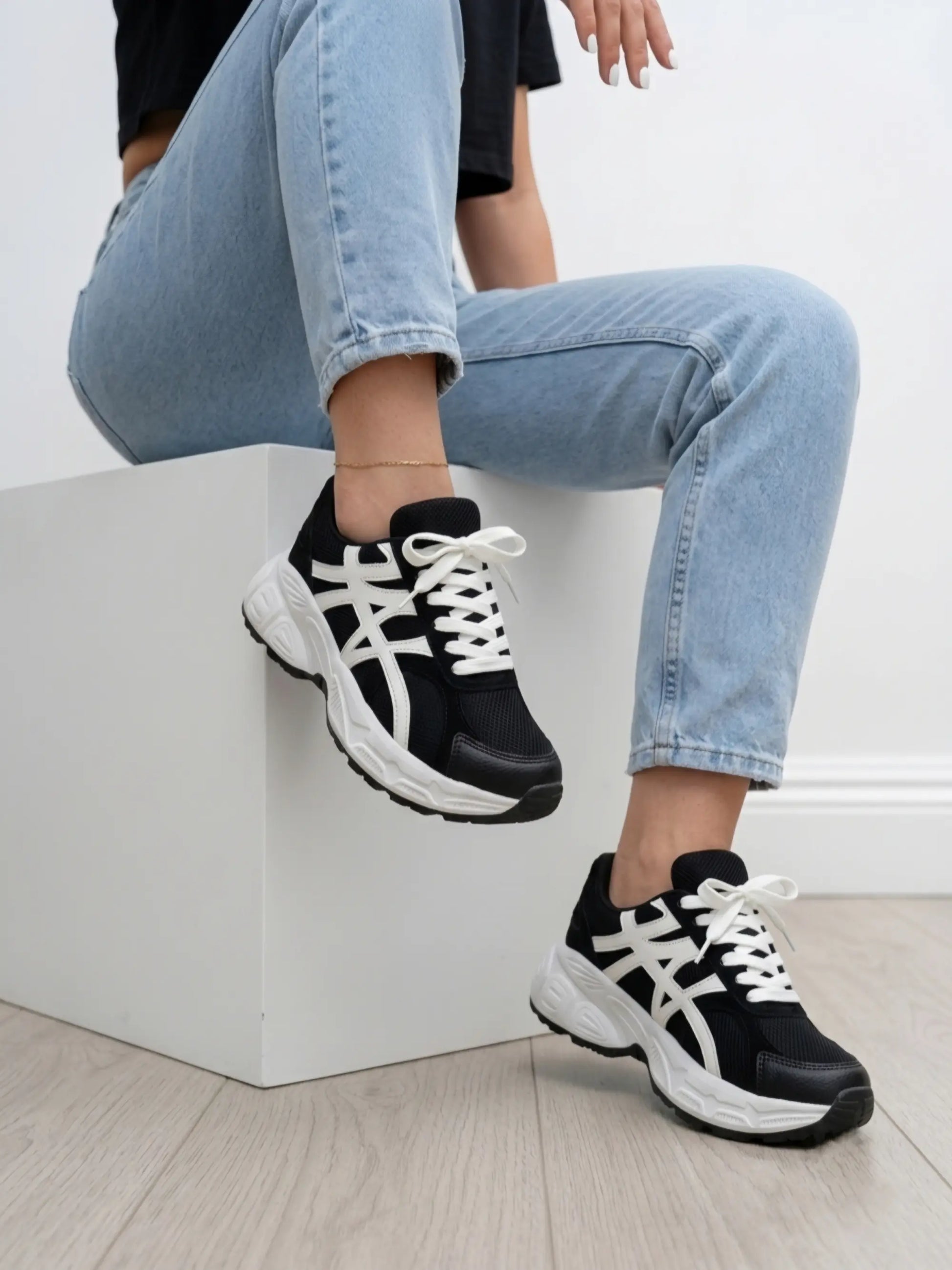 tenis mujer zelda blanco negro1