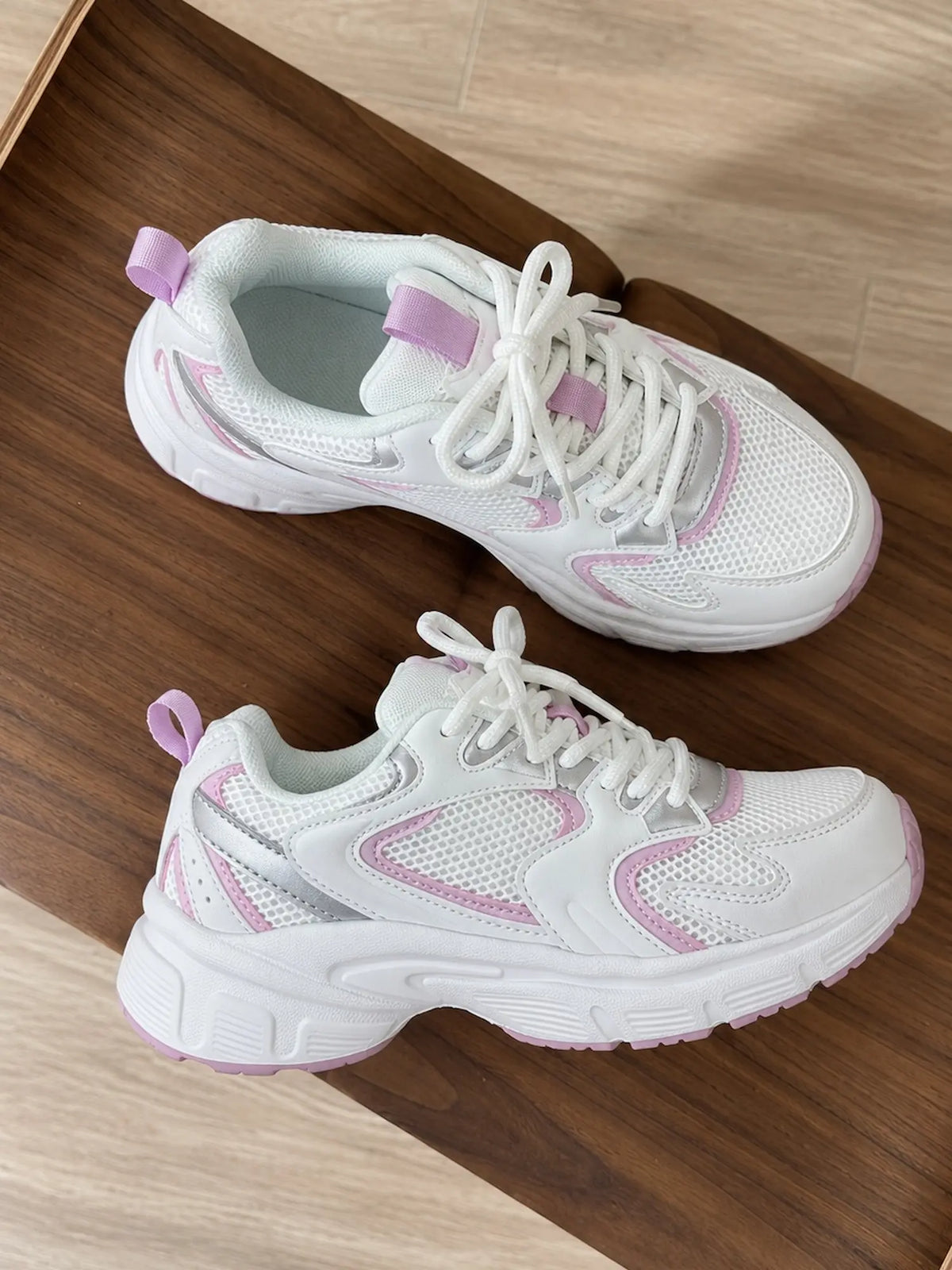 tenis para mujer sevilla blanco fuccia1